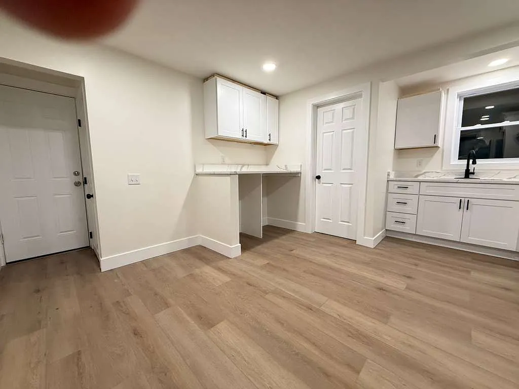2 bed, 950 sqft, $2,195 — Photo 2