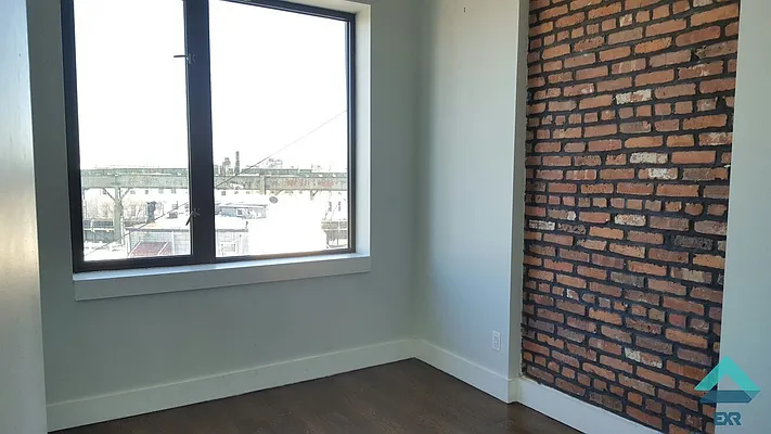 Rented by EXR | media 23