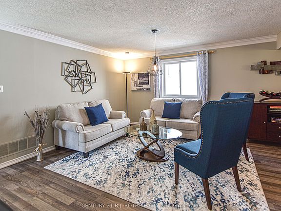 5th image of 60 Simcoe Rd
