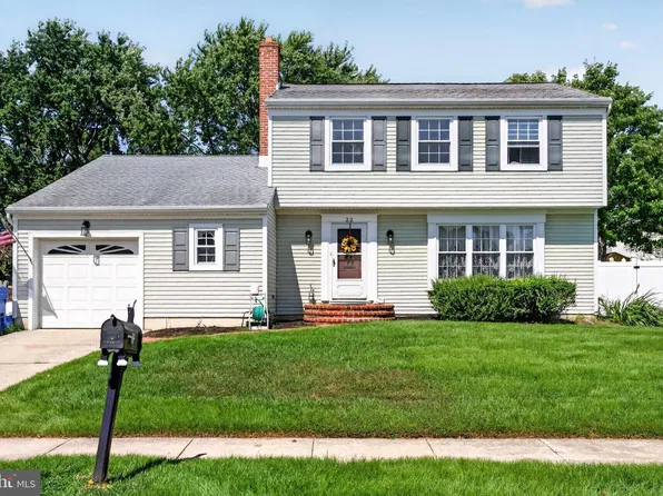 22 Midwood Rd, Marlton, NJ 08053