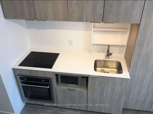 77 Shuter St #223, Toronto, ON M5B 0B8