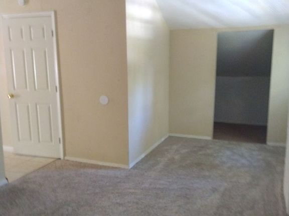 4th image of 801 S Main St #2