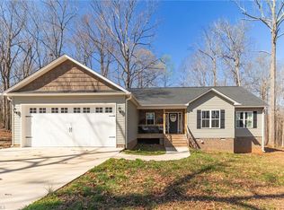 1004 Black Farm Rd, Thomasville, NC 27360