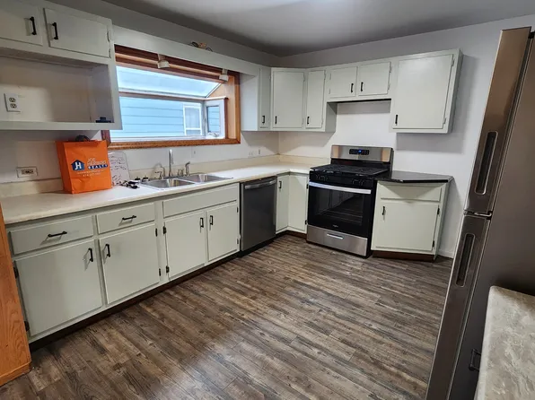 903 Delaware Ave, Erie, PA 16505