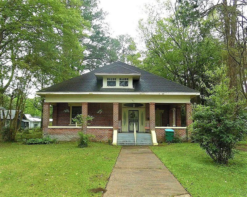 1st image of 389 College Blvd