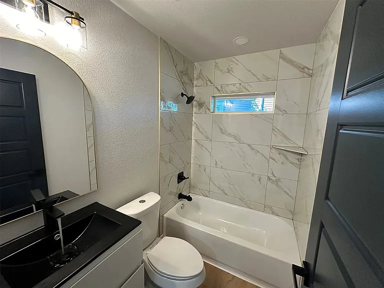149 Parkwood Ave — Photo 8
