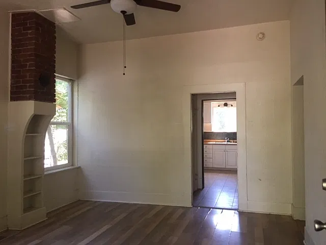 **Reserve Now For Summer 2027* * Great 5 Bedroom House Close To Downtown — Photo 3