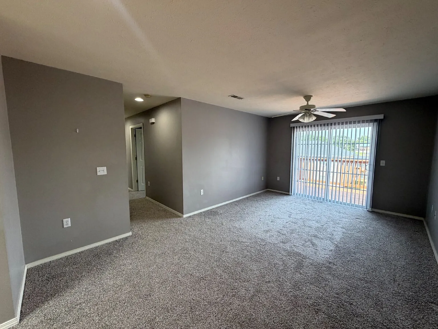 3 bed, 2.0 bath, $1,200 — Photo 4