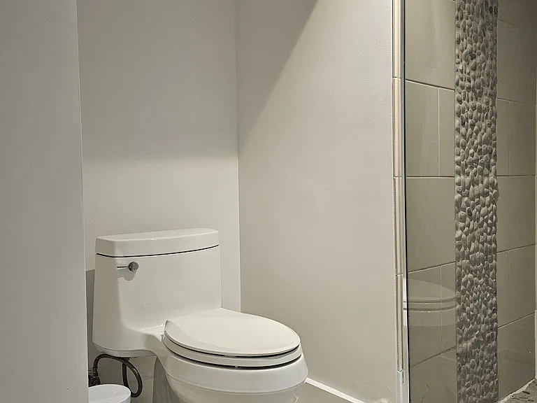 222 Patricia Ave #BASEMENT — Photo 11
