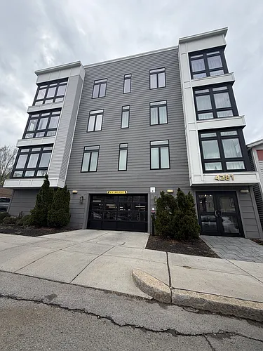 4281-4283 Washington St #4C Photo 1