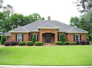 218 Fairways Dr, Warner Robins, GA 31088