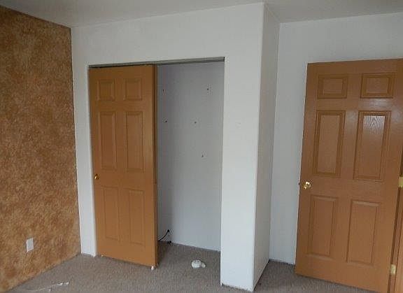 3rd image of 303 Drumheller St