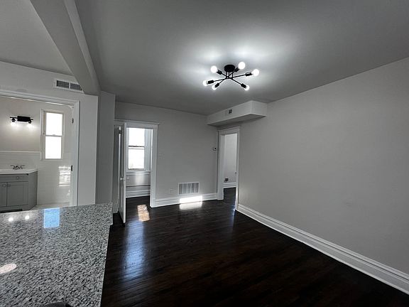 5th image of 1626 N California Ave #3