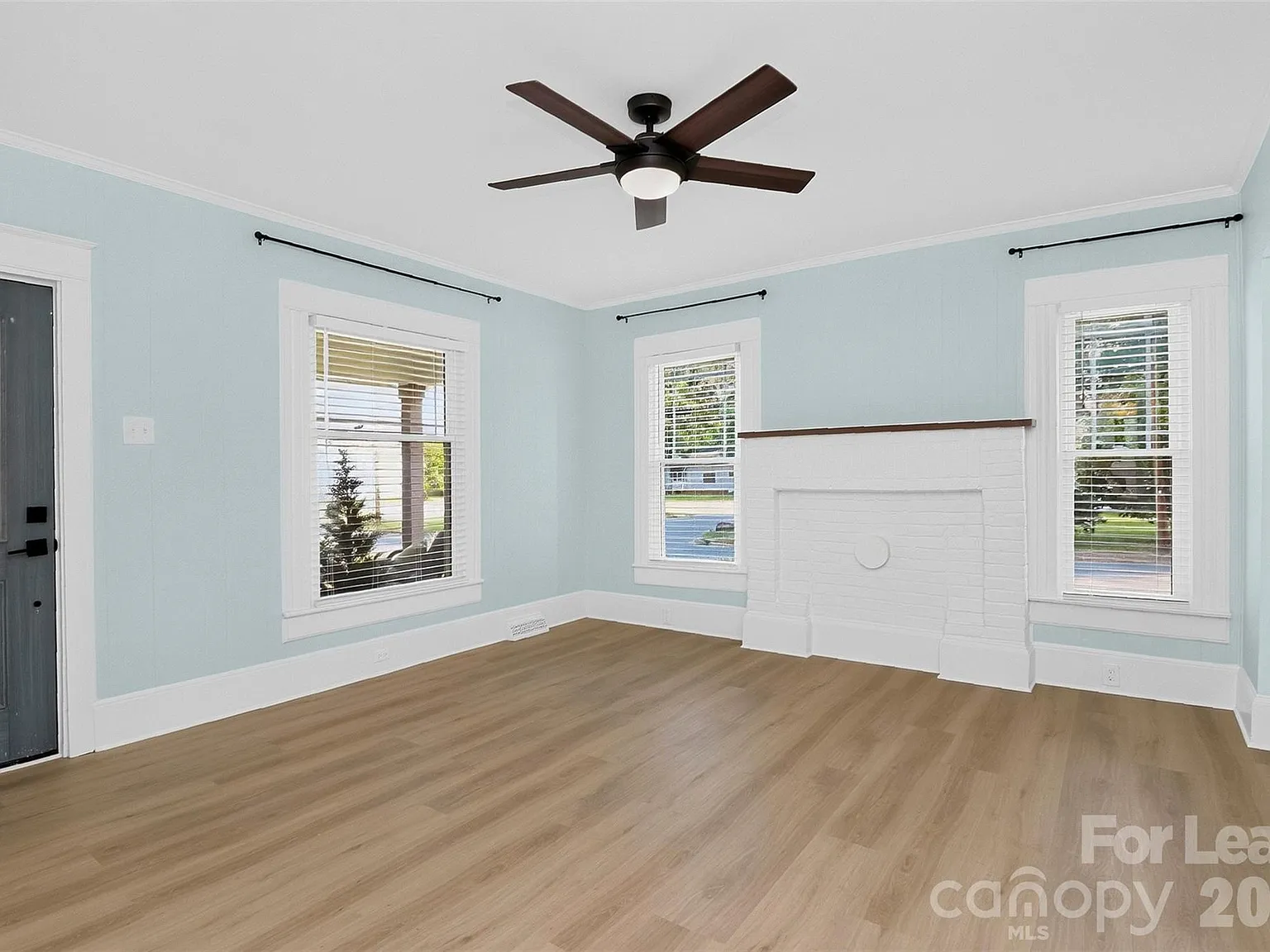 4 bed, 2.5 bath, $2,150 — Photo 4