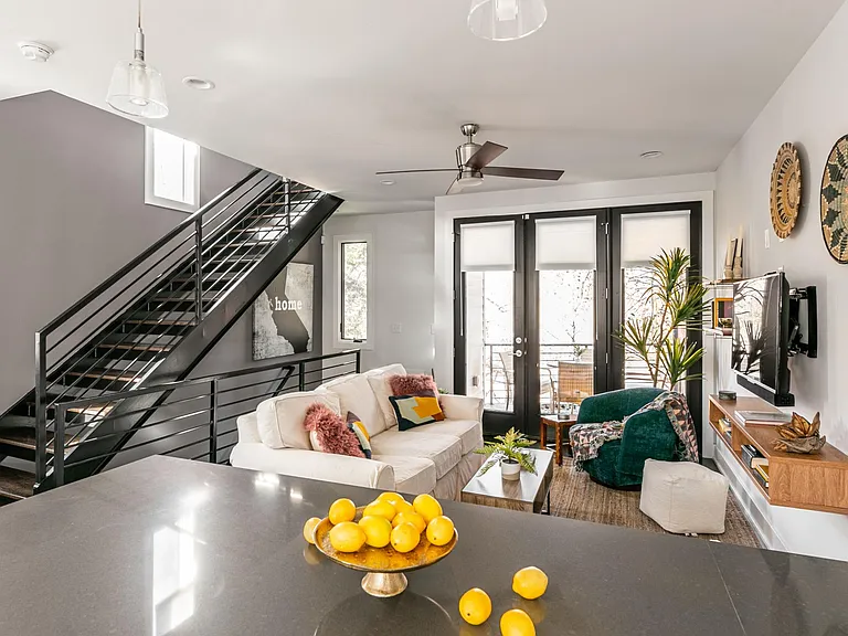 680 Barnett St NE — Photo 10