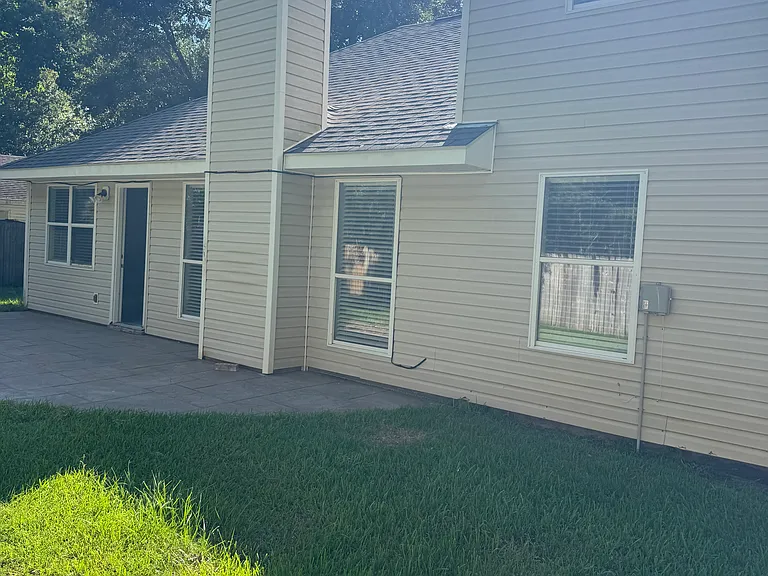 2911 Katy Ln — Photo 24