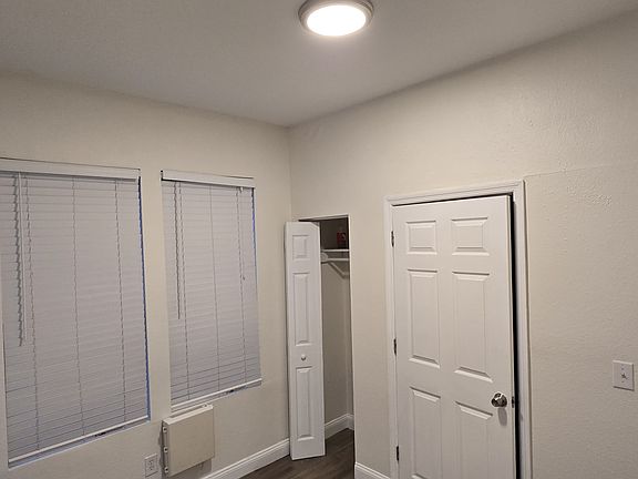 5th image of 218 W Woodlawn Ave APT 2