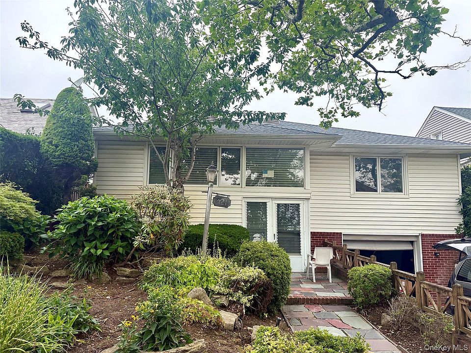 1st image of 421 W Beech Street