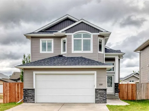 110 N Cedar Sq, Blackfalds, AB T4M 0B4