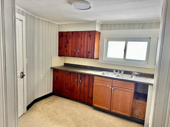 54-56 N Main St #3, Leominster, MA 01453