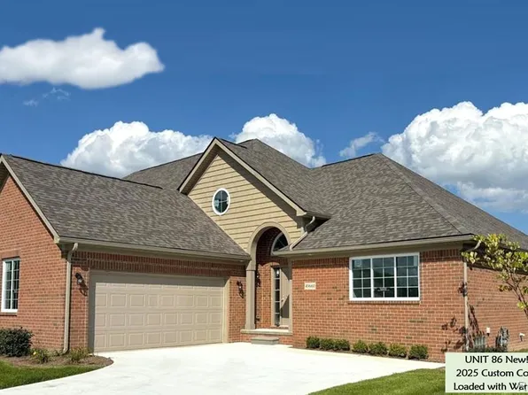 49681 Manistee Dr, Chesterfield, MI 48047