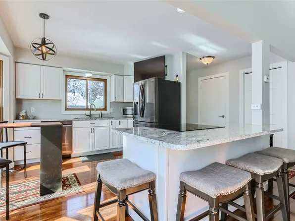 5734 Ridge Creek Rd, Shoreview, MN 55126