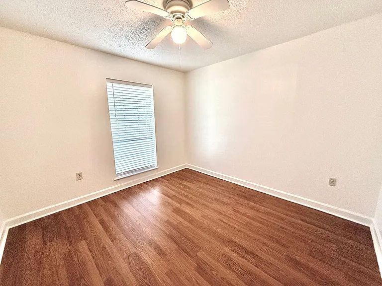 16405 Patton Ave — Photo 12