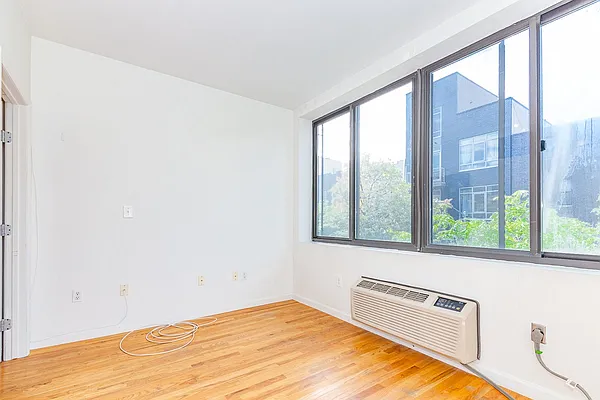 Rented by MySpaceNYC | media 19