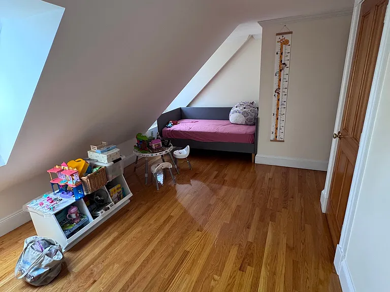 386 Medford St — Photo 12