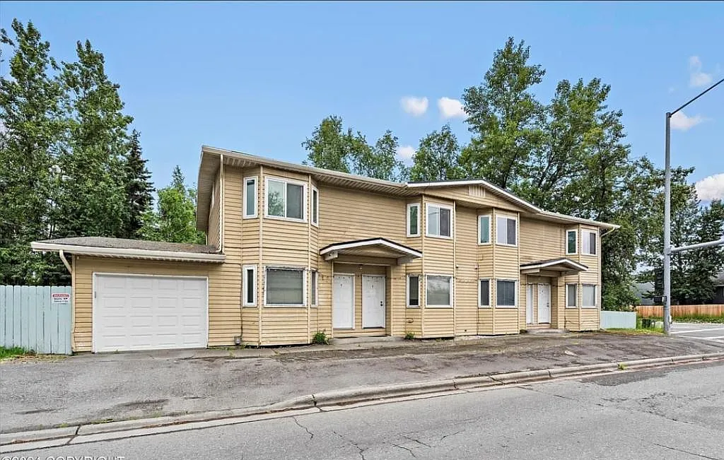 2405 Boniface Pkwy — Photo 2