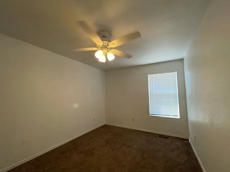 667 Vista Luna Ln SW — Photo 8