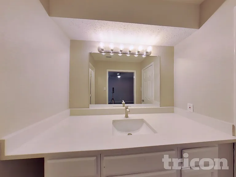 725 Villa Ridge Dr — Photo 10