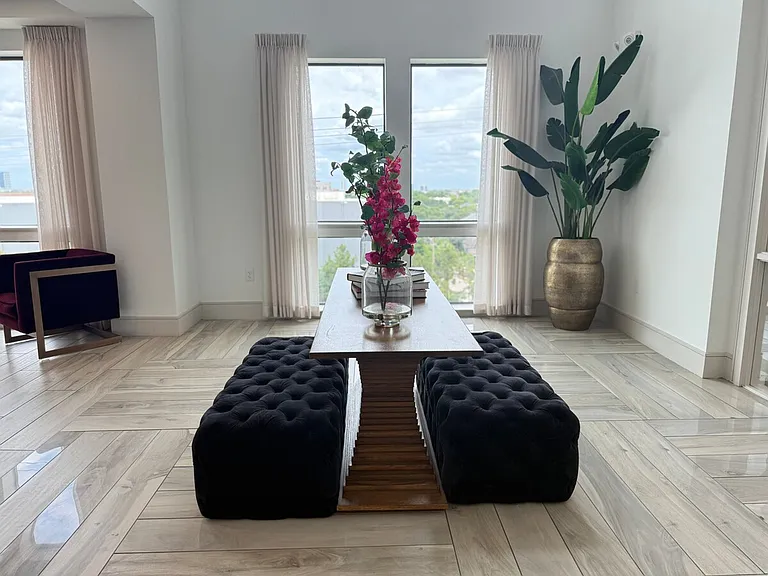 Building's Lounge
