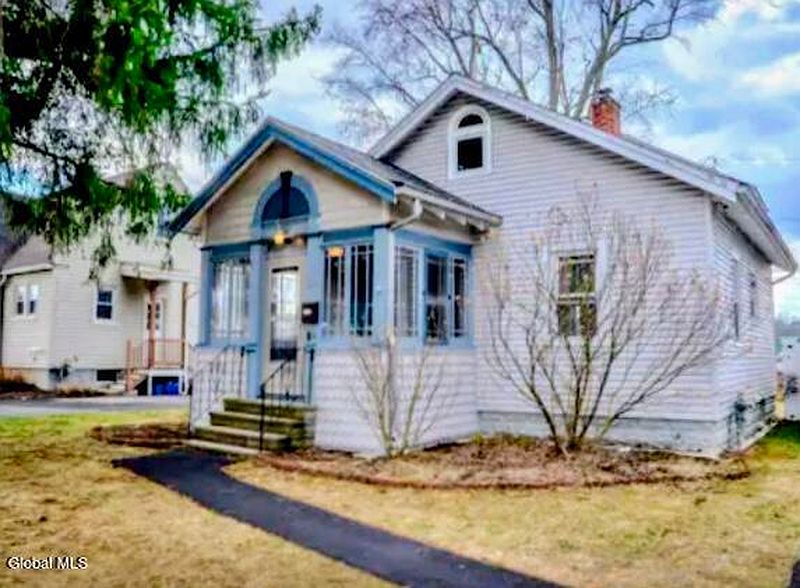 2nd image of 27 Pershing Avenue