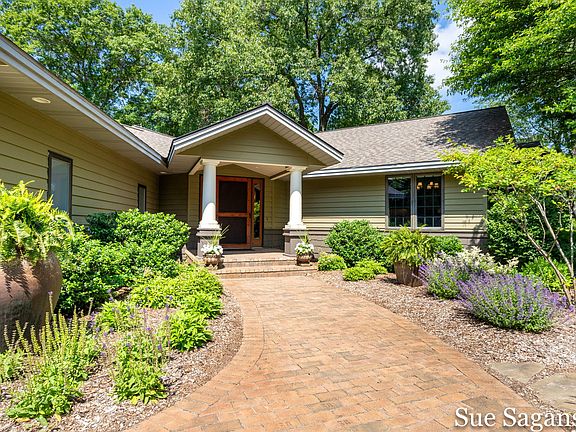 2nd image of 6514 Creekwood Dr