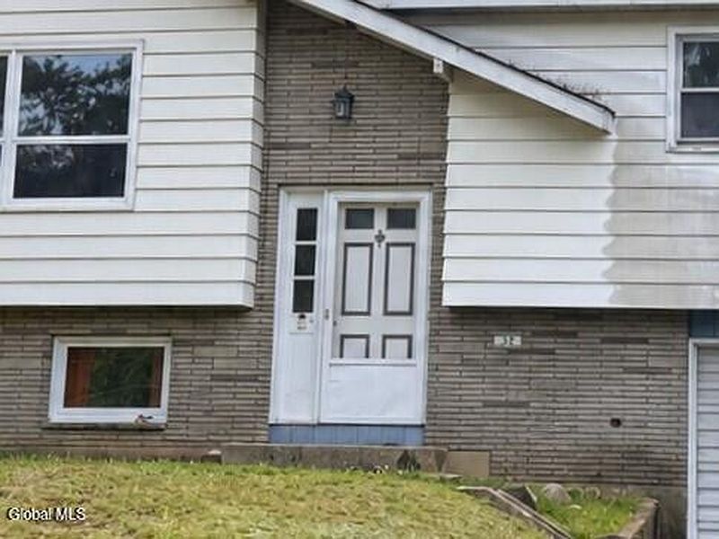 3rd image of 39 Zelenke Drive