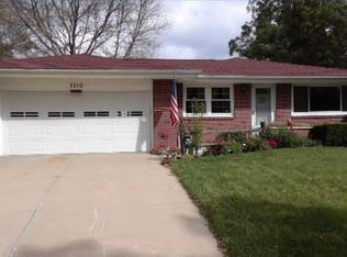 7210 Englewood Dr, Lincoln, NE 68510