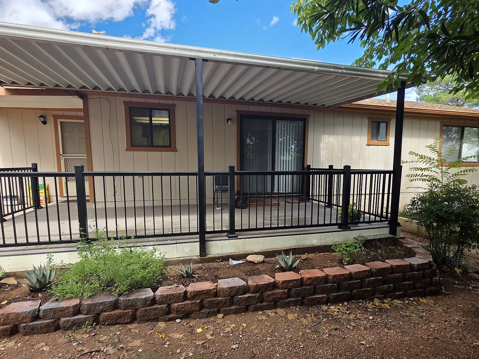 3 bed, 1600 sqft, $2,100 — Photo 2