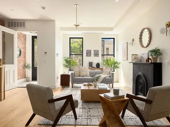 125 Schaefer St, Brooklyn, NY 11207