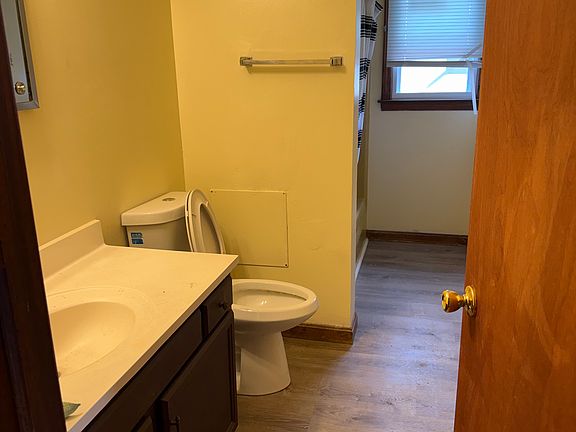 5th image of 32 Elro St Unit 2