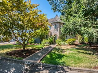 19457 SW 35th Ct, Lake Oswego, OR 97034