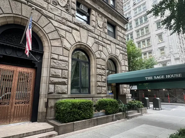 4 Lexington Avenue 2E image 5 of 6