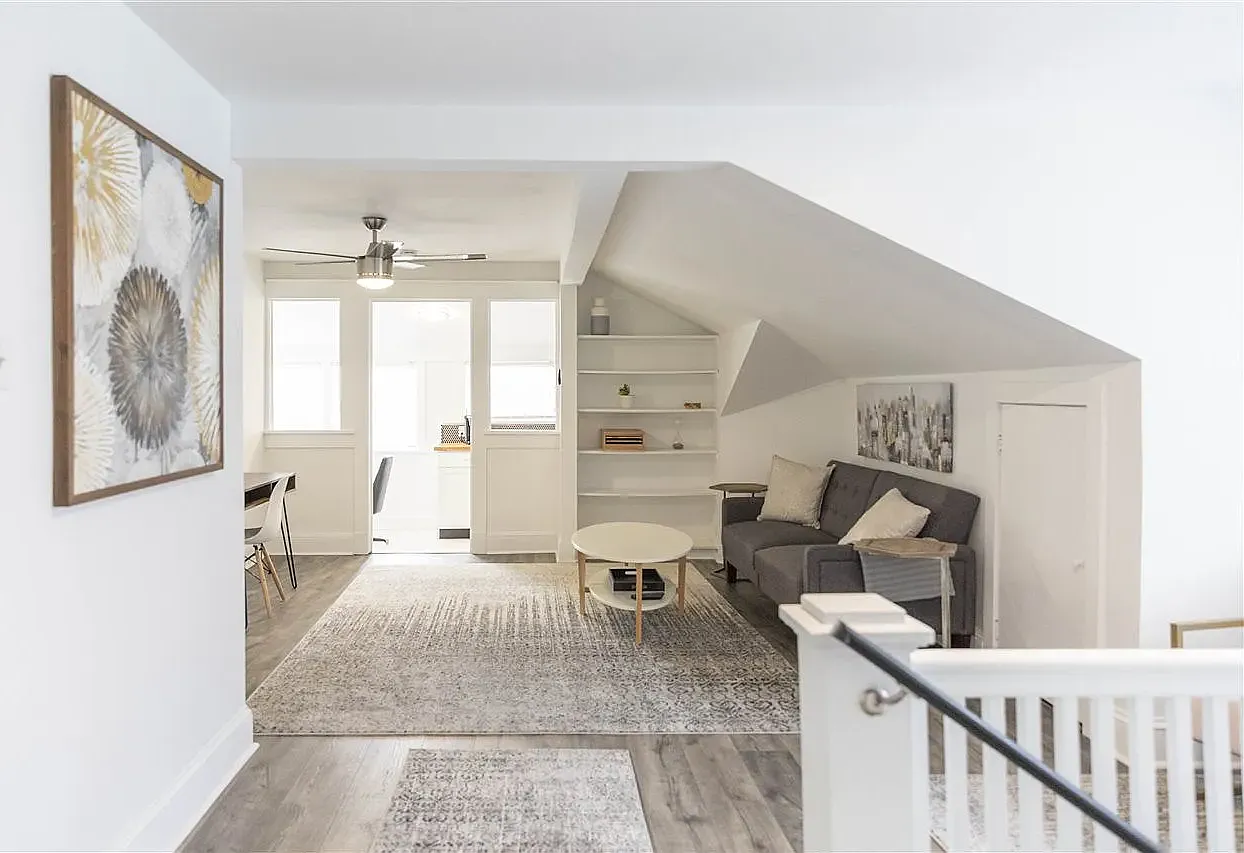 2 bed, 700 sqft, $2,200 — Photo 4