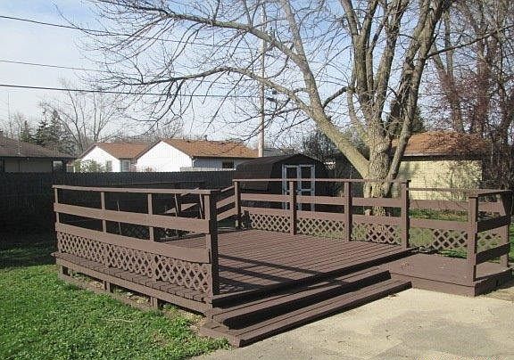 3rd image of 1605 Manitowoc Ave