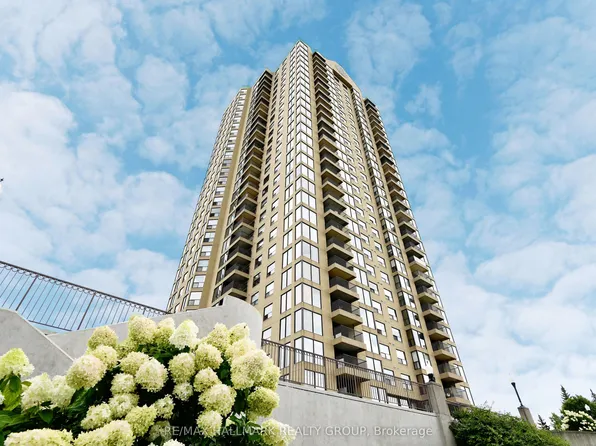 545 Saint Laurent Blvd #503, Ottawa, ON K1K 4H9