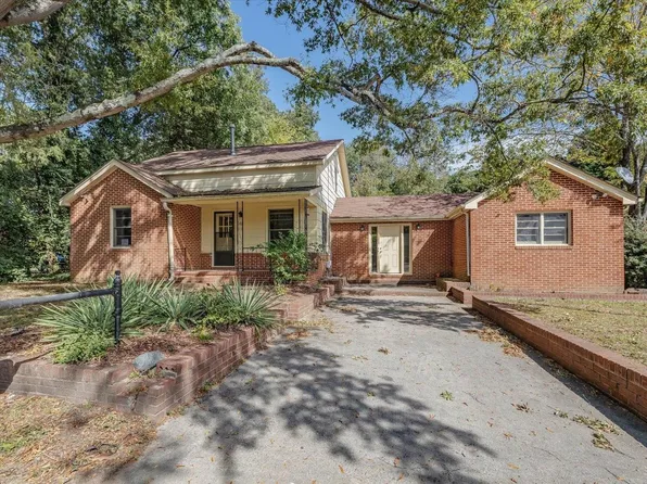 109 Scarlett Dr, Chapel Hill, NC 27517