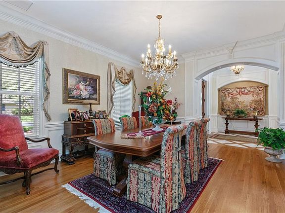 4th image of 601 Teresa Ct