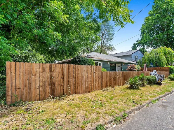 9832-9836 N Clarendon Ave, Portland, OR 97203