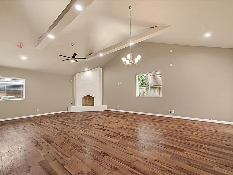 224 N Stiles St — Photo 5