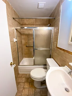 Rented by Avenues Real Estate | media 16